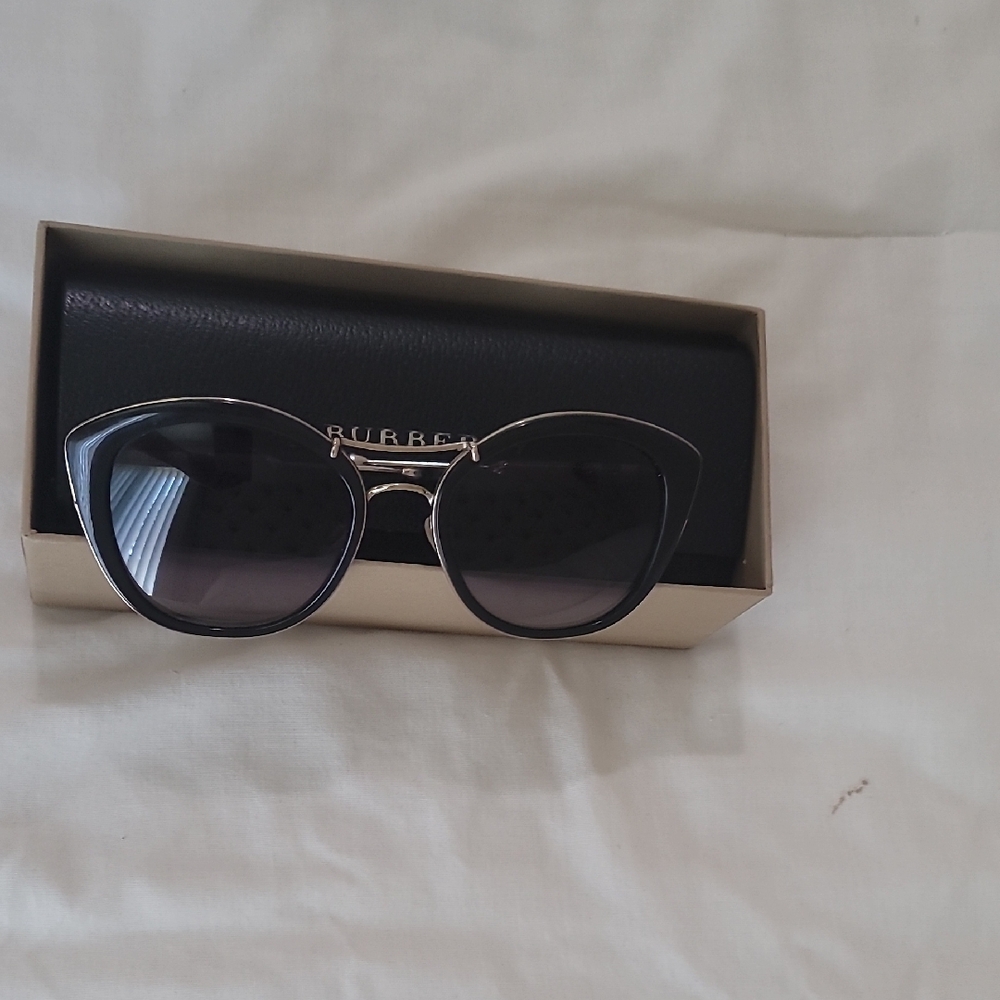 Burberry Black Round Sunglasses with Metallic Accents
